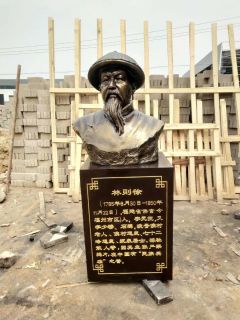 玻璃鋼人物雕塑惹人喜愛(ài)的原因