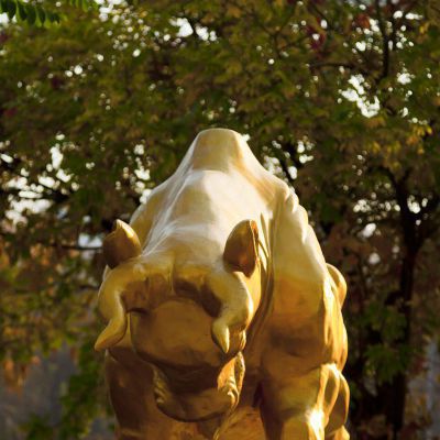 公園奔牛動物石雕是怎么制作出來的？