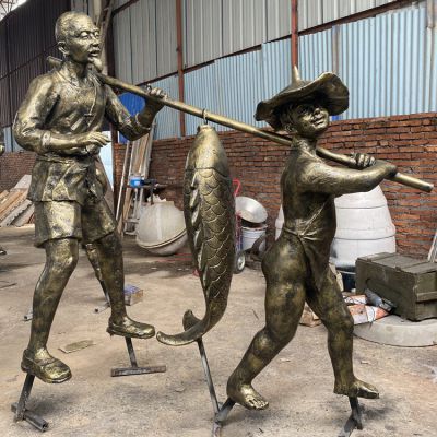 抬鯉魚，玻璃鋼民俗生活場(chǎng)景雕塑