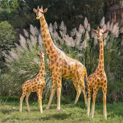 動(dòng)物園大型仿真動(dòng)物，園林玻璃鋼彩繪長(zhǎng)頸鹿