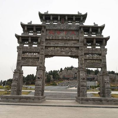 青石浮雕戶外景觀大型三門(mén)四柱牌坊雕塑