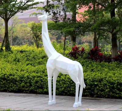 公園花園玻璃鋼幾何景觀(guān)白色長(zhǎng)頸鹿雕塑