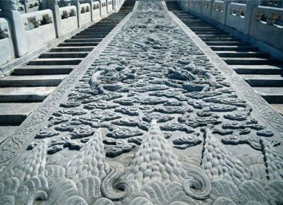 寺廟臺階大型石浮雕，祥云、龍石刻浮雕