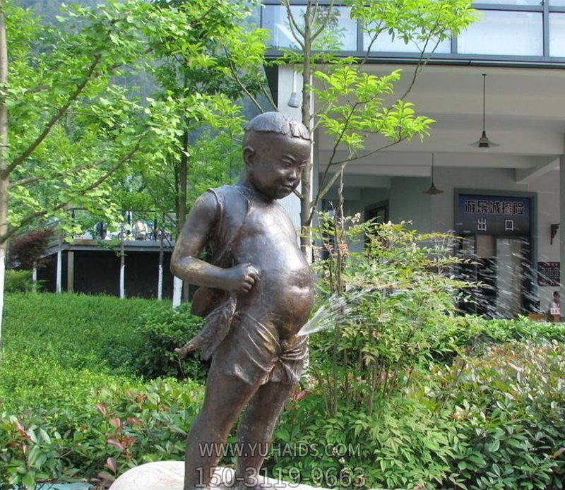 公園銅雕站著撒尿的小男孩人物景觀(guān)兒童雕塑
