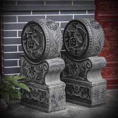 古建門口抱鼓石，黑色大理石雕刻