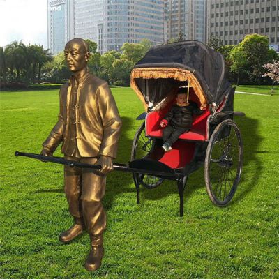 拉黃包車，玻璃鋼仿銅民俗生活人物雕塑