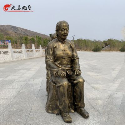 銅雕坐著的老人景觀(guān)擺件